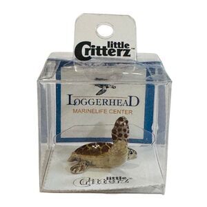 Little Critterz Sea Turtle "Captain Deep" Reptile - Miniature Porcelain Figurine